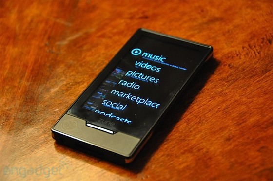 microsoft-zune-hd-table.jpg