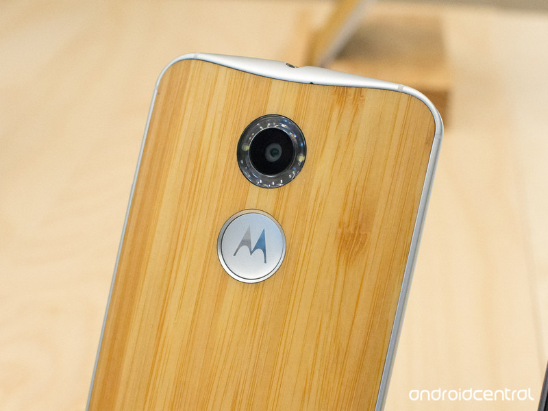 Moto-X-2014-wood-camera.jpg