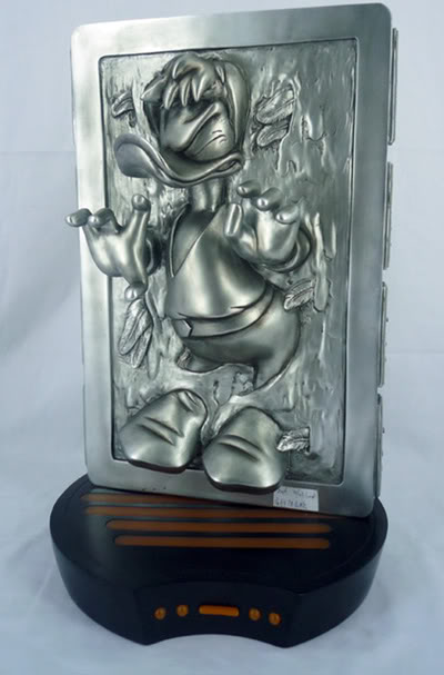 donald-carbonite-statue-09.jpg