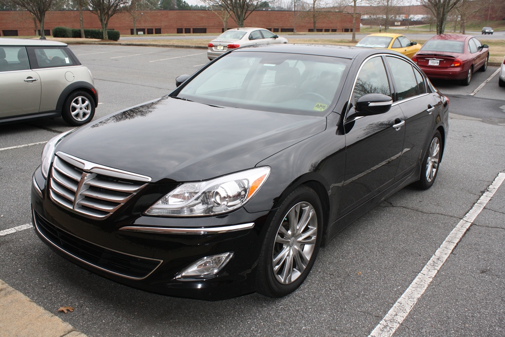 2012-Hyundai-Genesis-Sedan-05.jpg