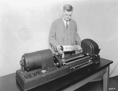 telephotography-machine-fax-1924.jpg