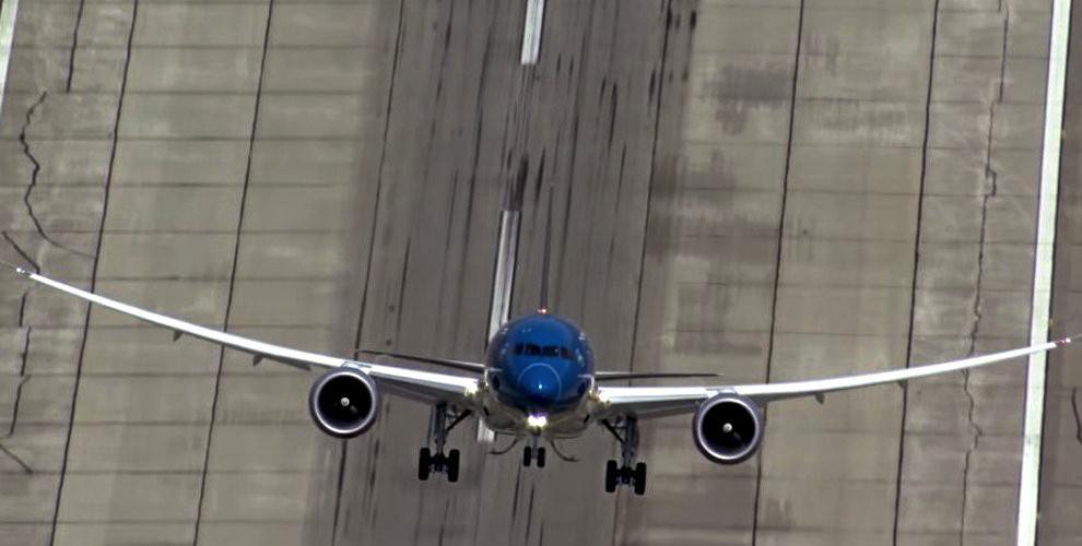 boeing-dreamliner-787-9-paris-990x500.jpg