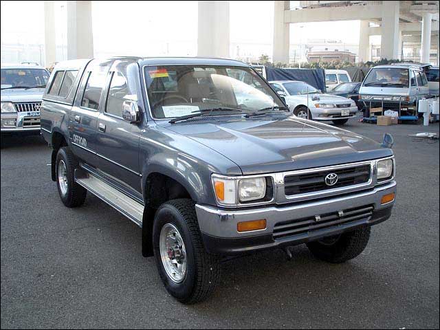 07-07-1f_toyota_hilux_4x4.jpg