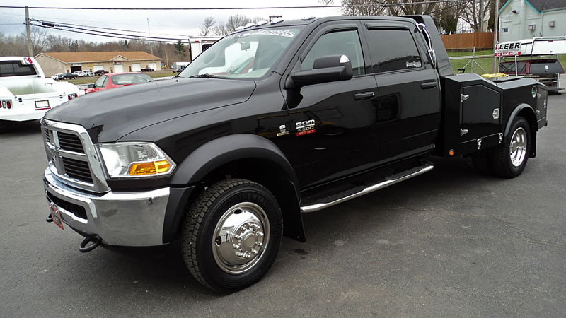 Dodge_Ram_With_Classy_Aluminum_Hailer_Bed_indx_01_f.jpg