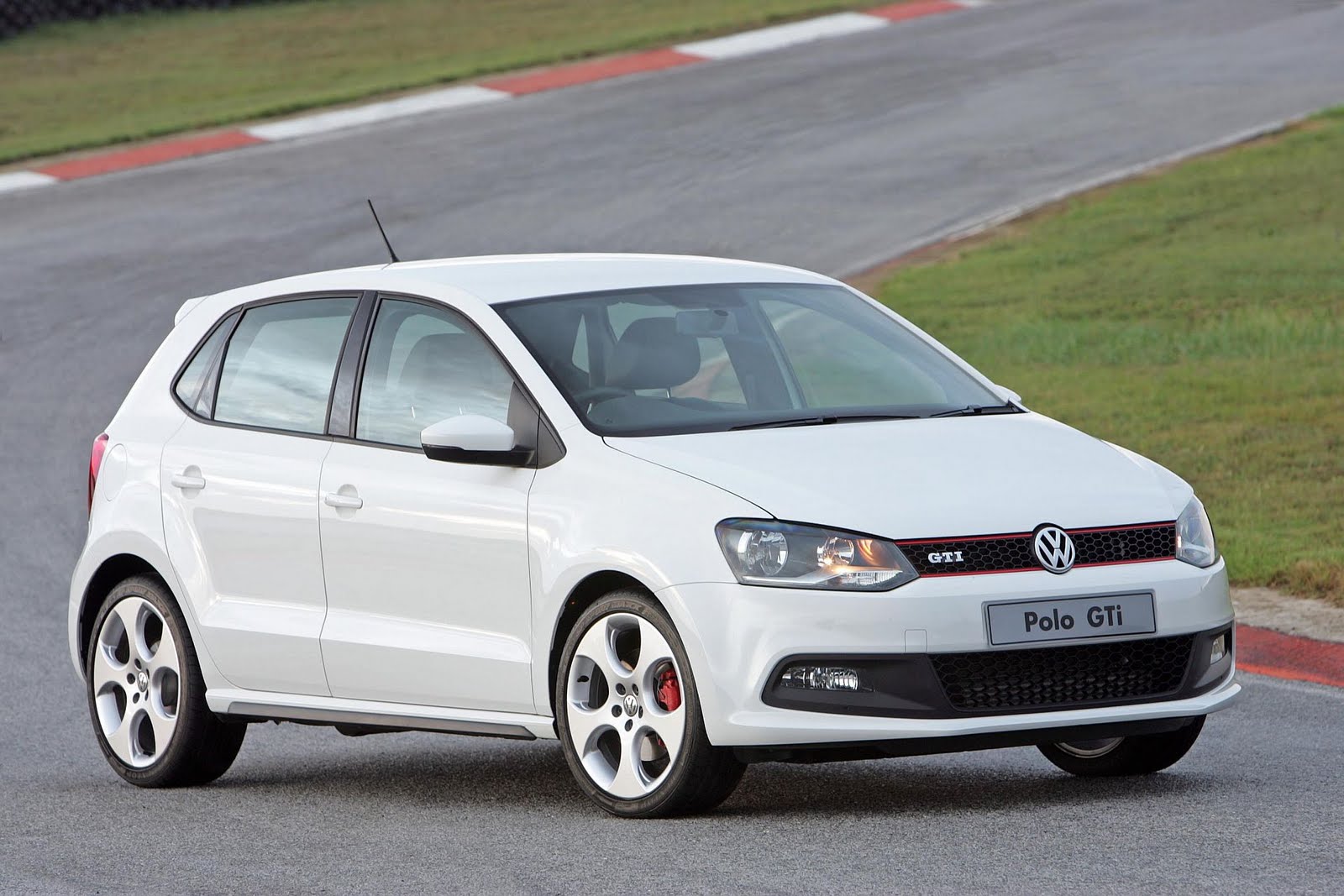 2011+Volkswagen+Polo+GTI+1.jpg