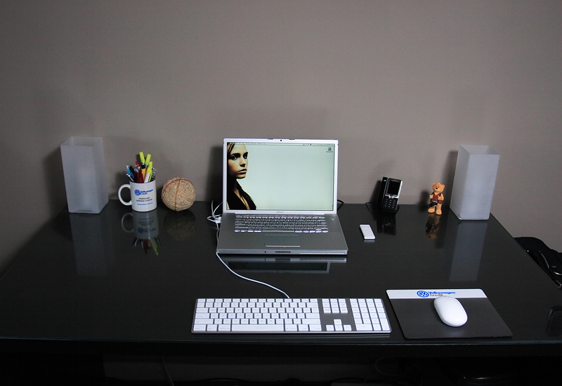 Desk2-vi.jpg