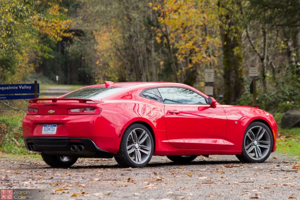 2016ChevroletCamaro_18_of_30-610x407.jpg