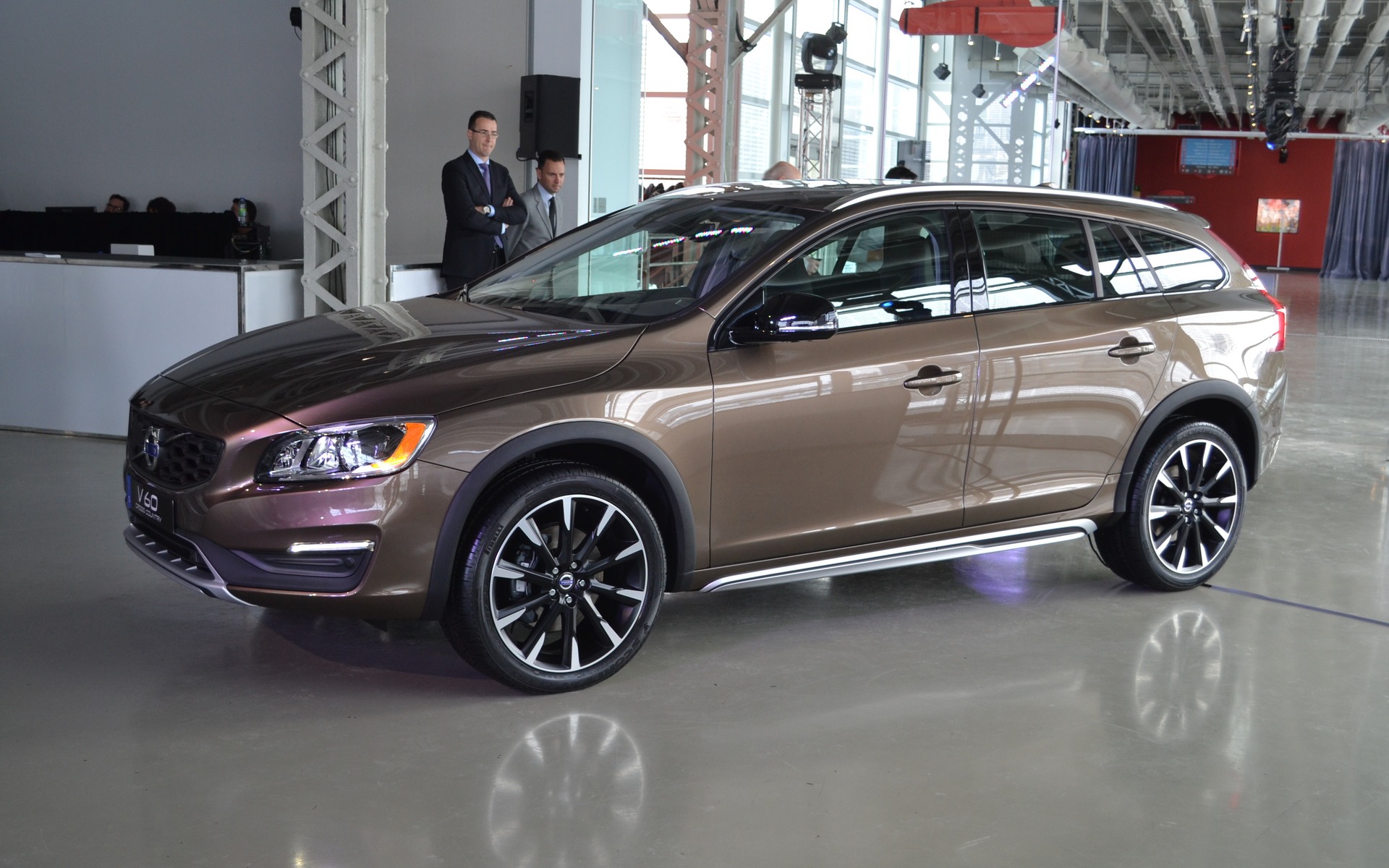 9624552016-Volvo-V60-Cross-Country.jpg