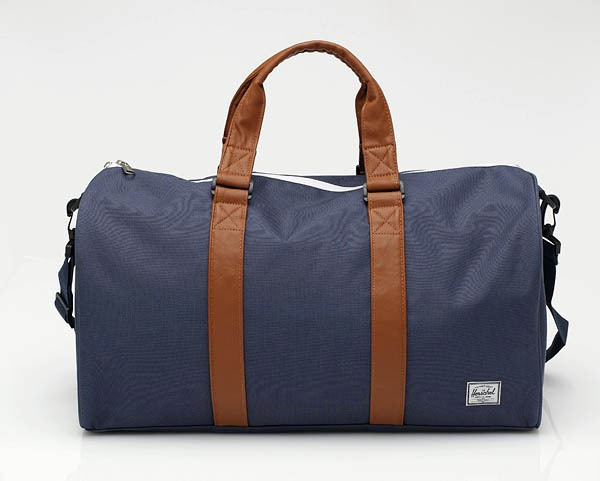 herschel-supply-company-ravine-weekender.jpg