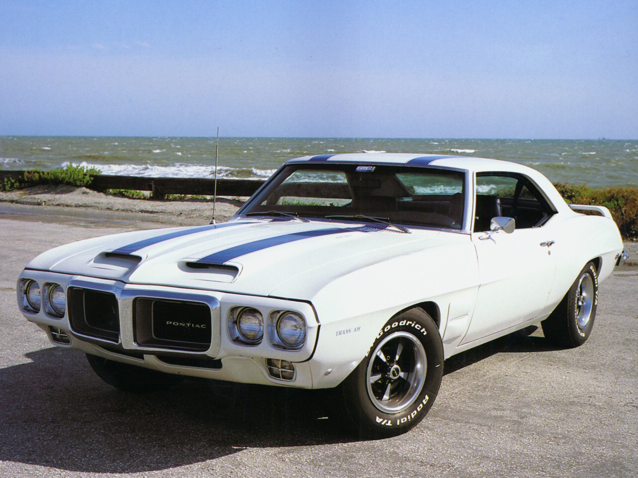 1969_Pontiac_Firebird_Trans_Am_Polar_White_Frt_Qtr.jpg