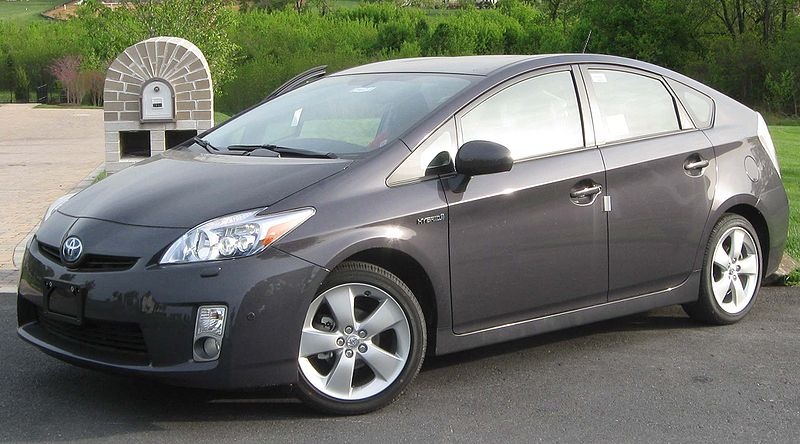 57978352011-toyota-prius-3.jpg