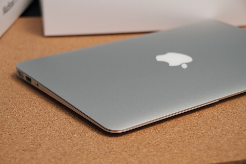 macbook-air-2010.jpg