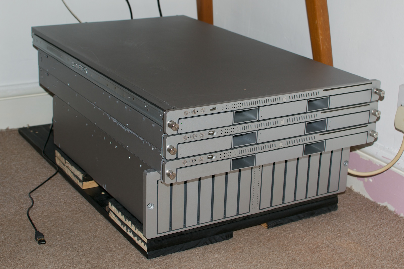 xserve2008_01.jpg