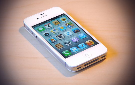 white-iPhone-4s.jpg