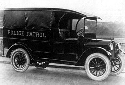 web-car-KPD-1923CCab.jpg