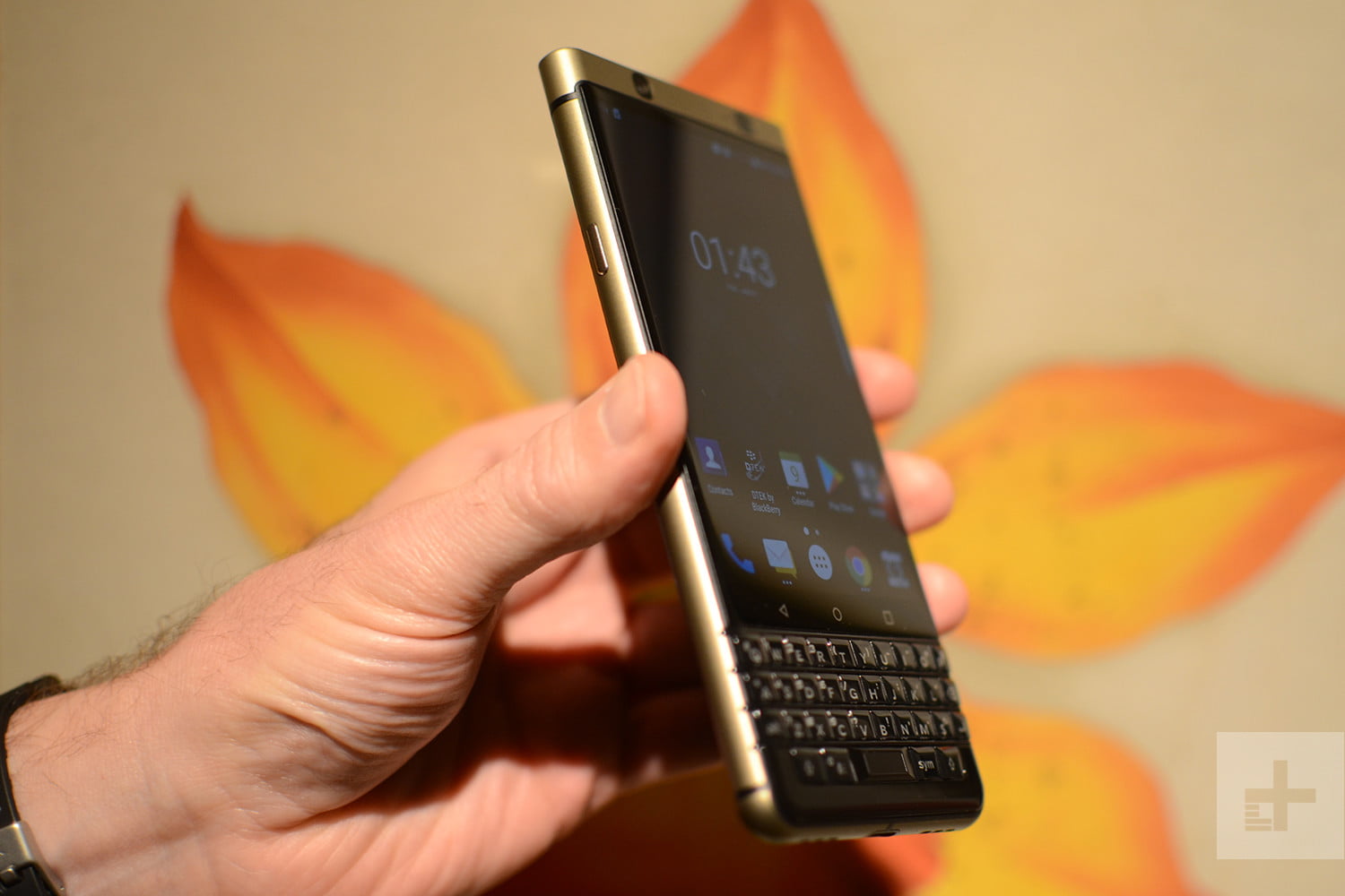 blackberry-keyone-gold-keyboard-side-1500x1000.jpg