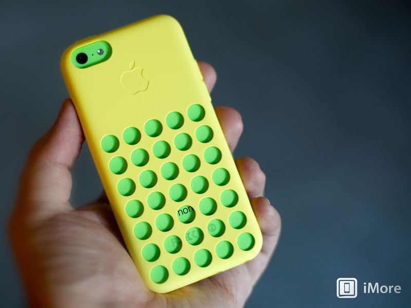 iphone_5c_case_yellow_on_green_hero.jpg