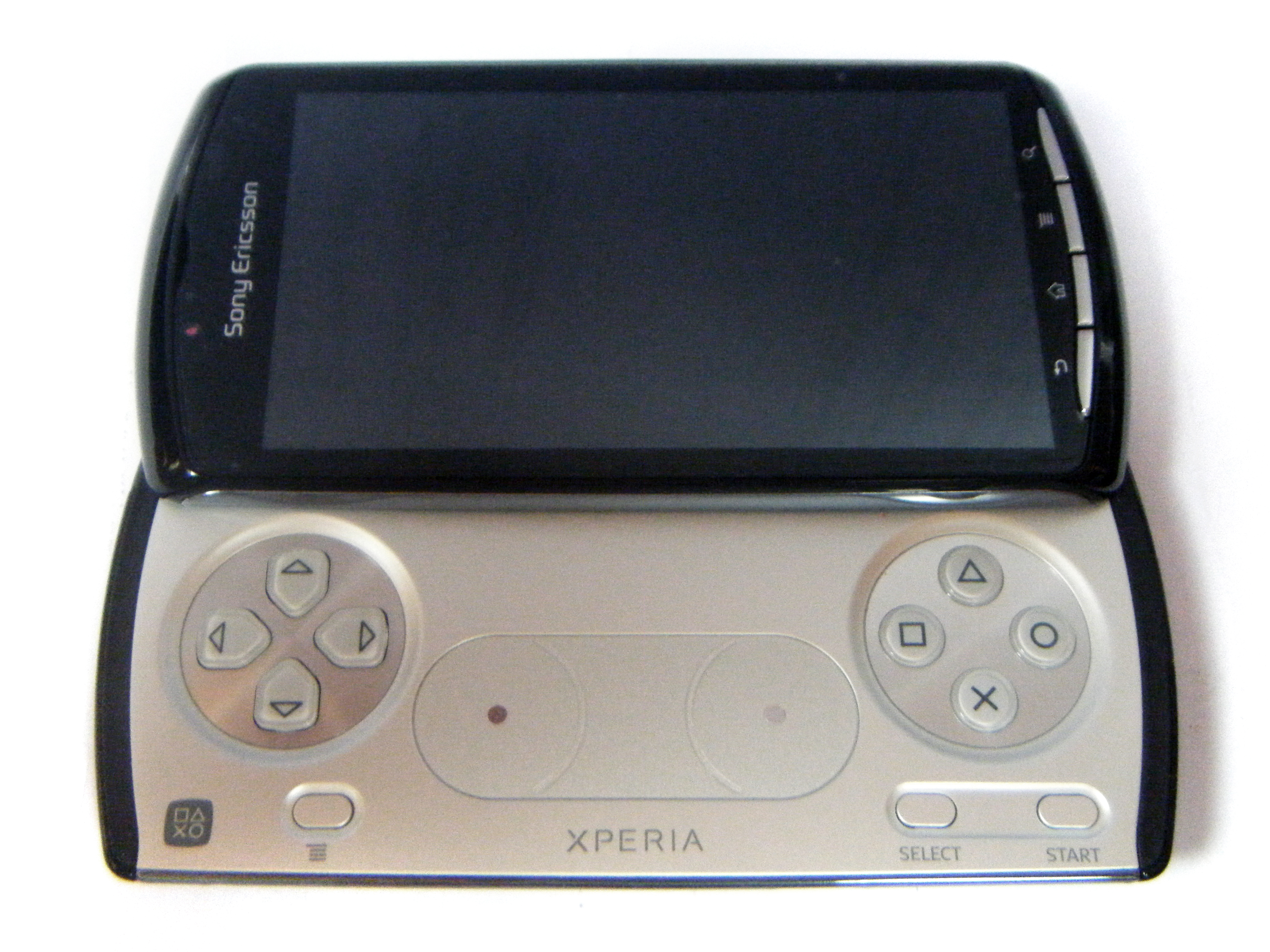 Sony_Ericsson_Xperia_Play_open.jpg