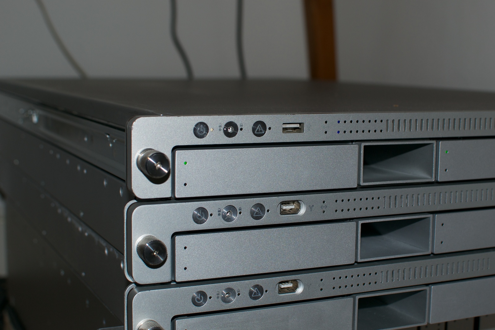 xserve2008_02.jpg