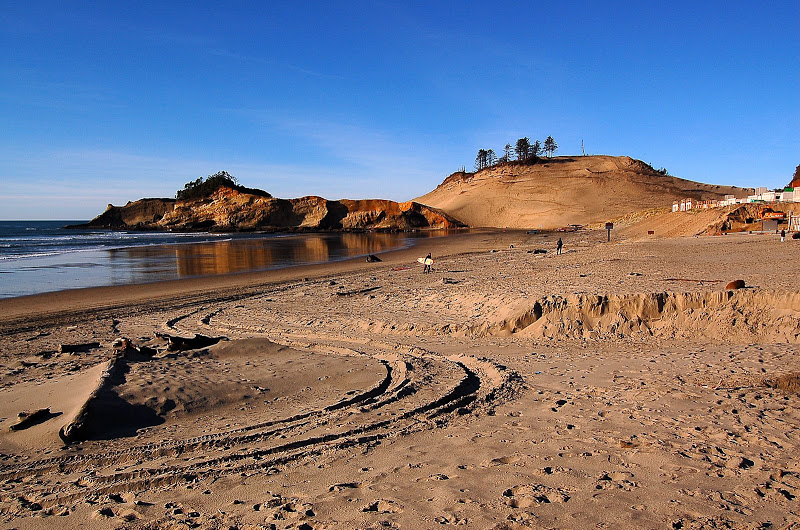 pacific%20city%20beach.JPG