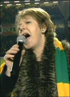 delia_280x390_369778a.jpg