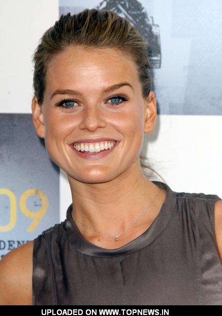 Alice-Eve4.jpg