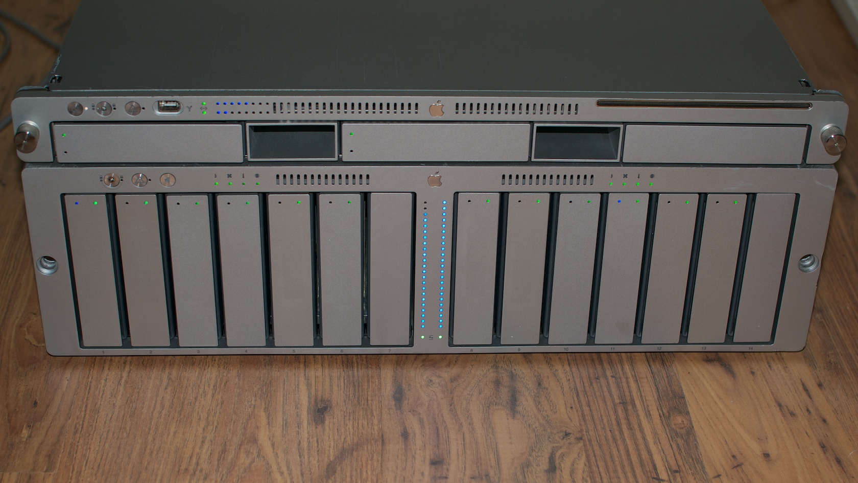 xserve_raid_02.jpg