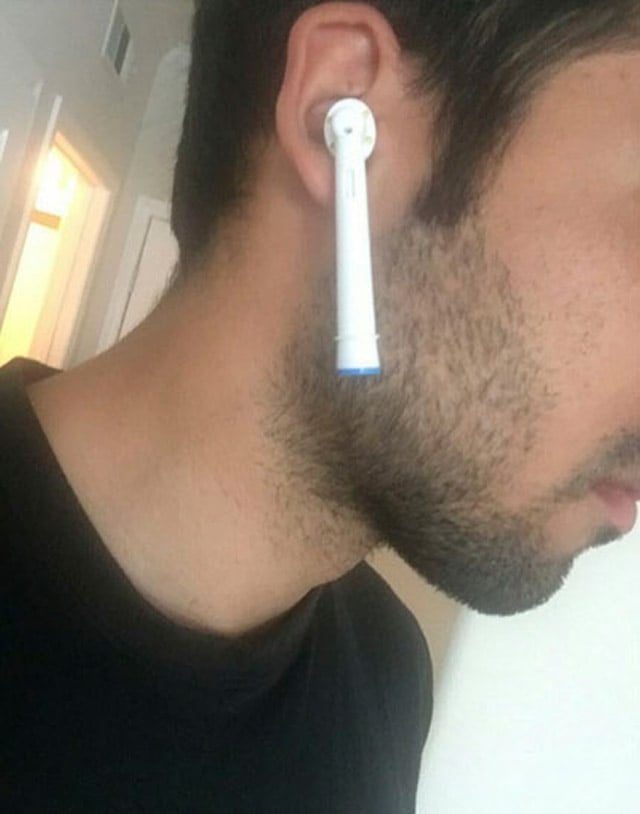 apple-airpods-funny-01-640x814.jpg