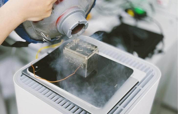 M4-iPad-Pro-liquid-nitrogen-cooling-728x469.jpg