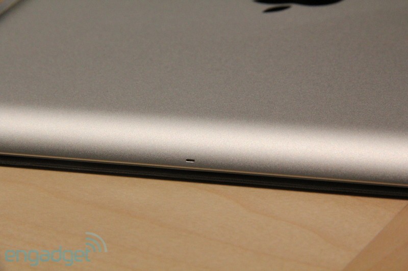 20110302-11282077-ipad-hands-img4788.jpg