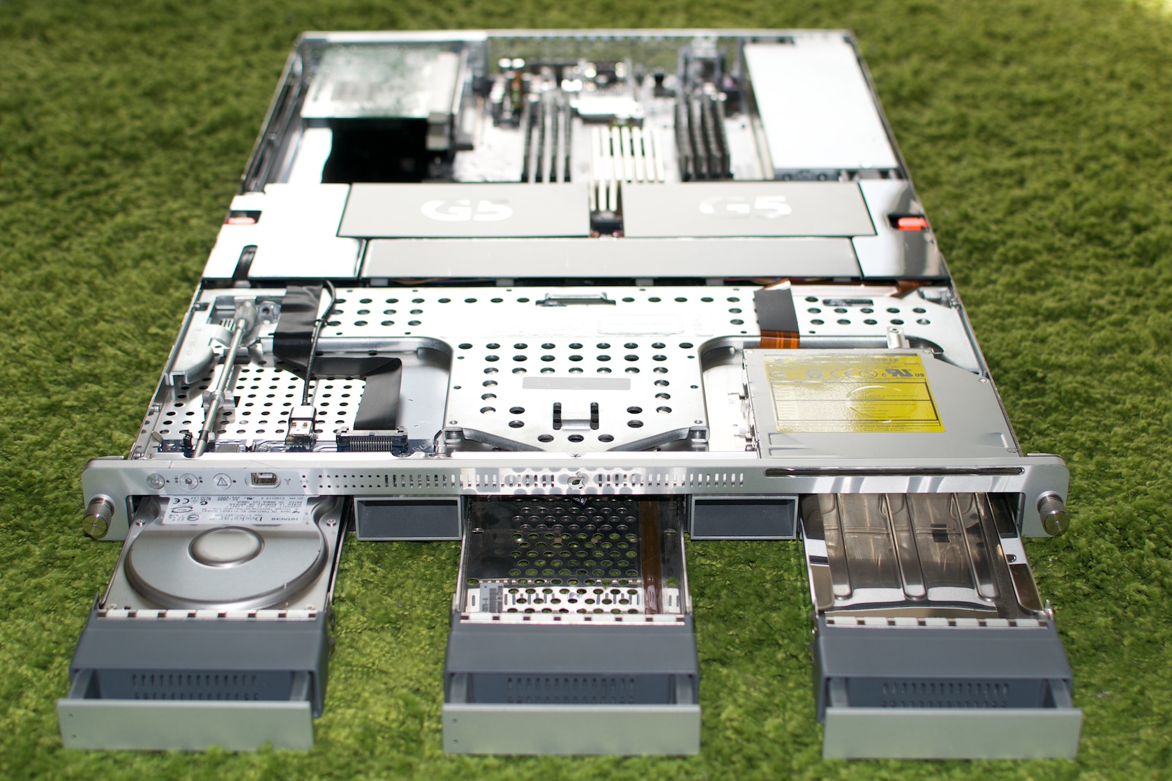 xserve_g5_02.jpg
