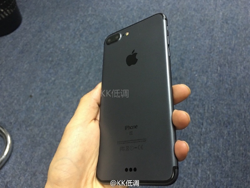 iPhone-7-Plus-space-black-2.jpg