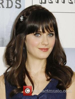 zooey_deschanel_2302665.jpg