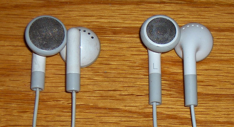 800px-IPod_Earbuds.JPG