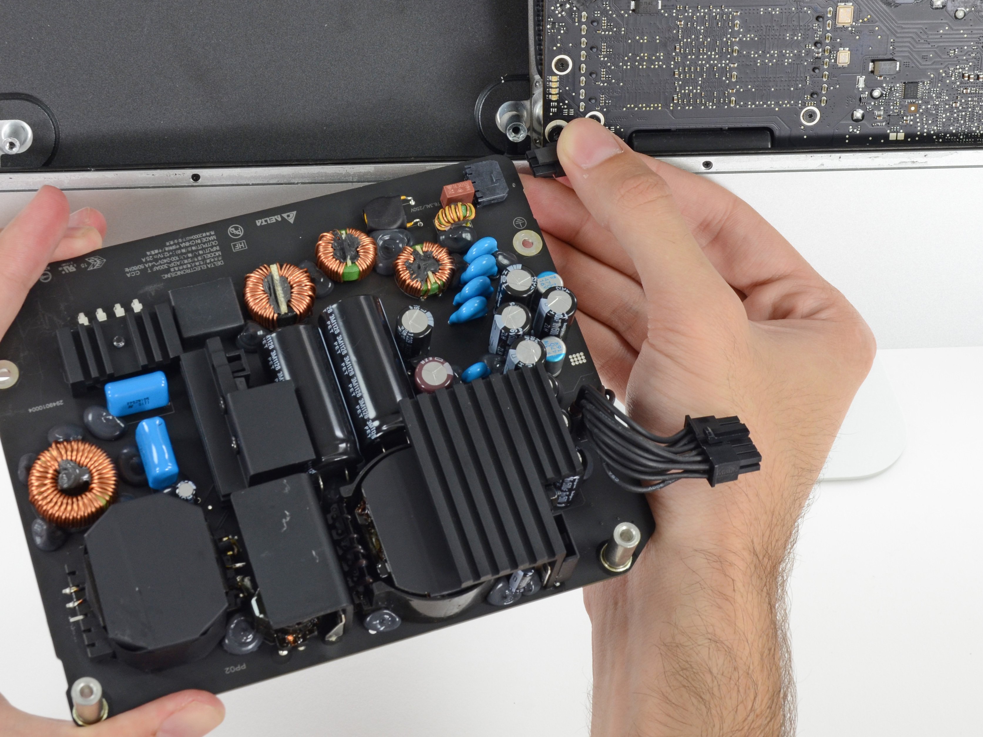 www.ifixit.com