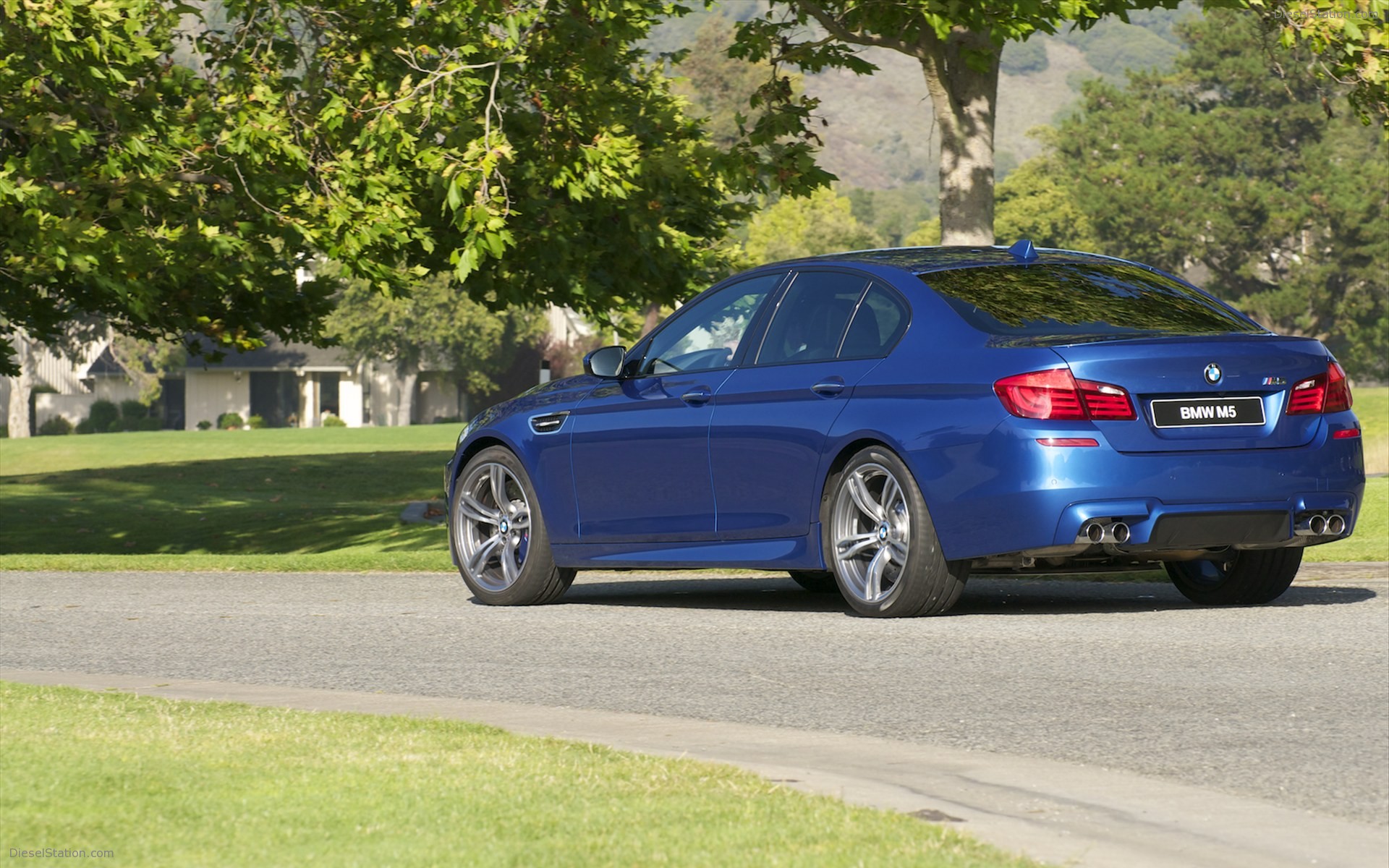 BMW-M5-2013-widescreen-01.jpg