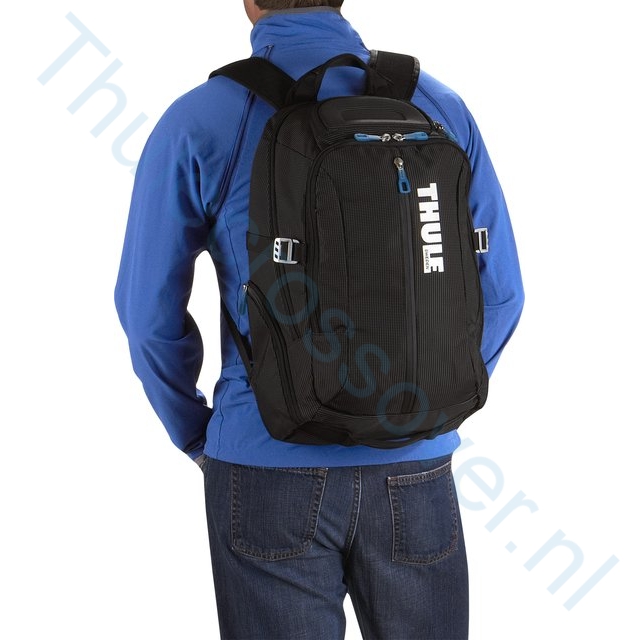 Thule_Crossover_20_Liter_Backpack_Travel_Bag_On_Body.jpg