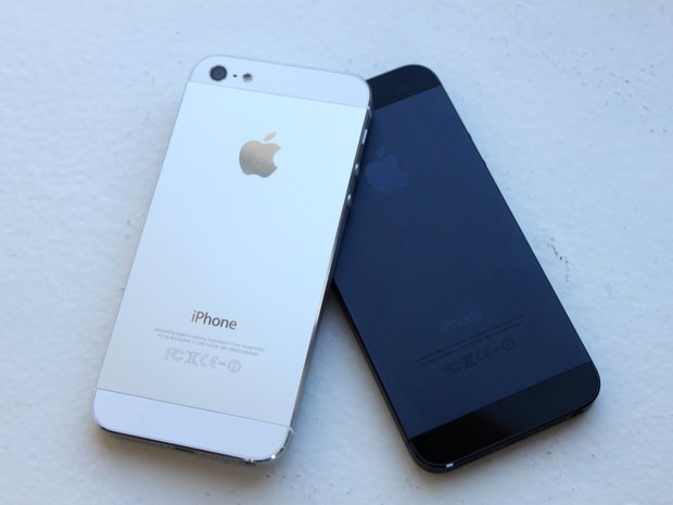 white-and-black-iphone-5.jpg