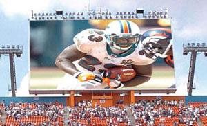 largest-tv-dolphins-stadium.JPG