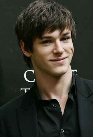 gaspard_ulliel%20-%201%20-%20hannibal_rising.jpg