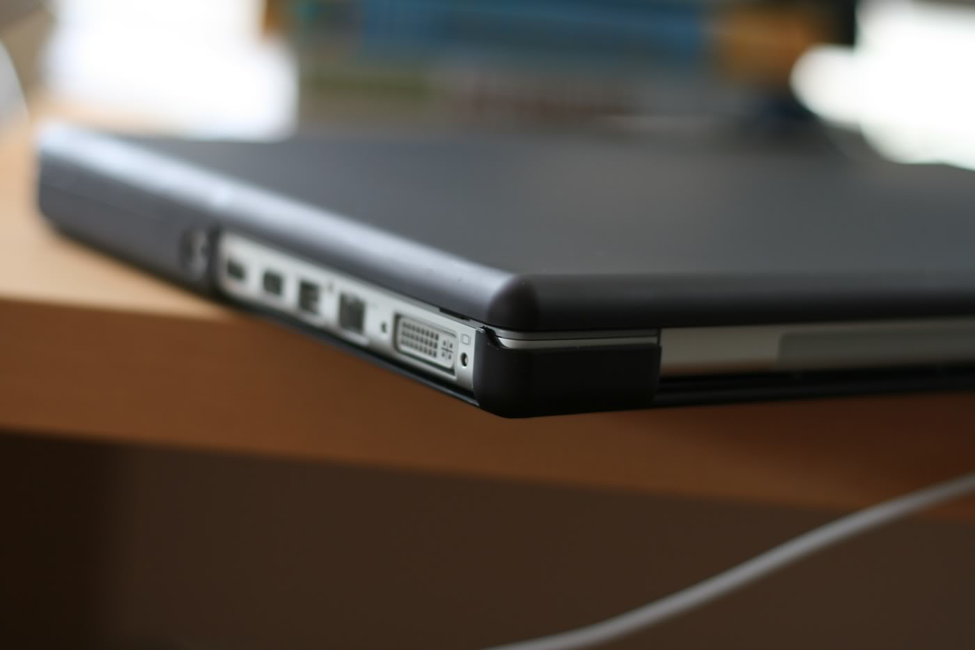 Black15IncaseMBP7.jpg