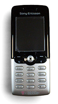 200px-SonyEricsson_T610_AluminumHaze_front.jpg