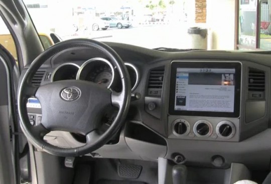 dash-mounted-apple-ipad.jpg