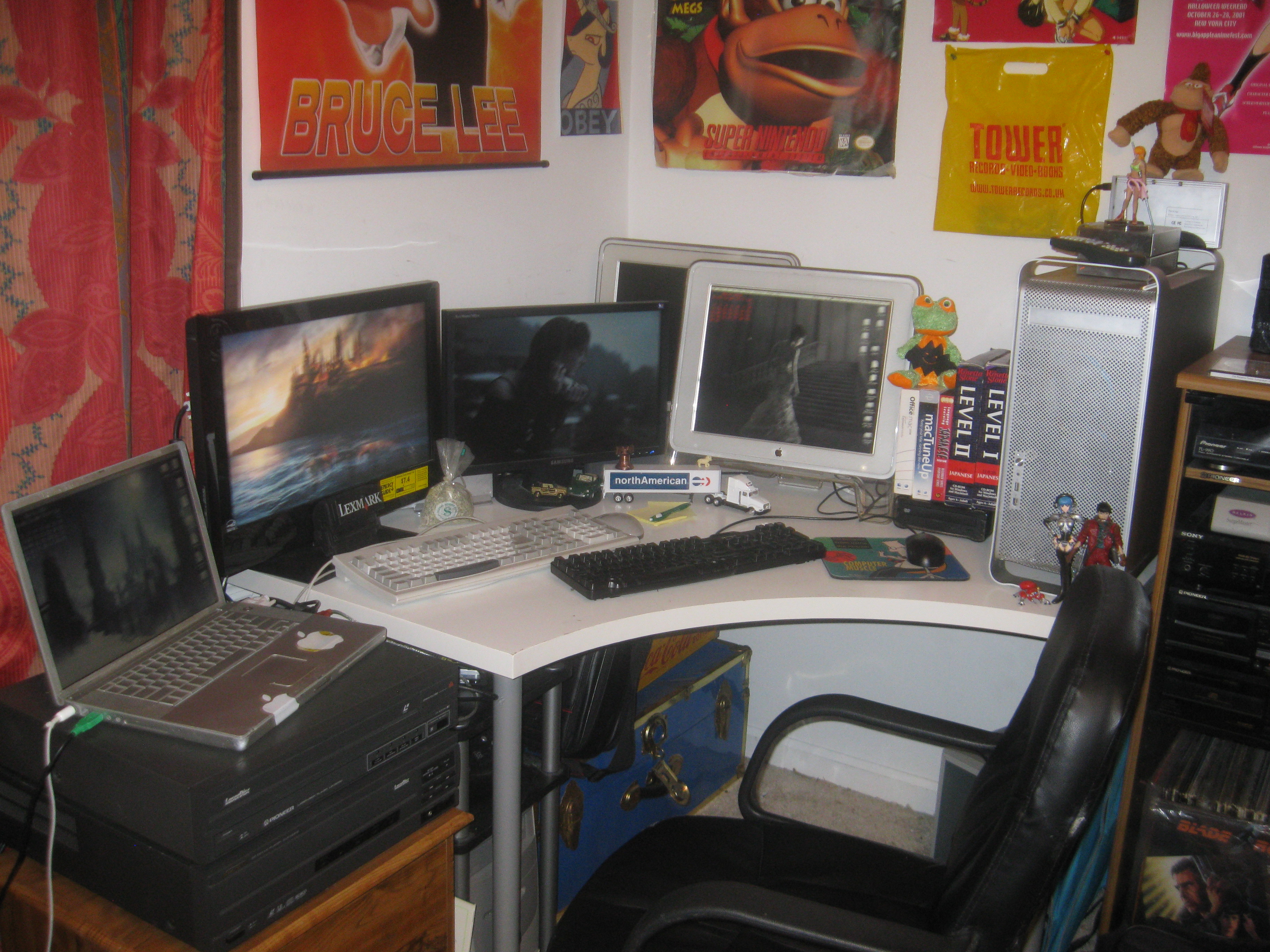 desk-1.JPG
