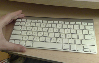 applewirelesskeyboard.jpg