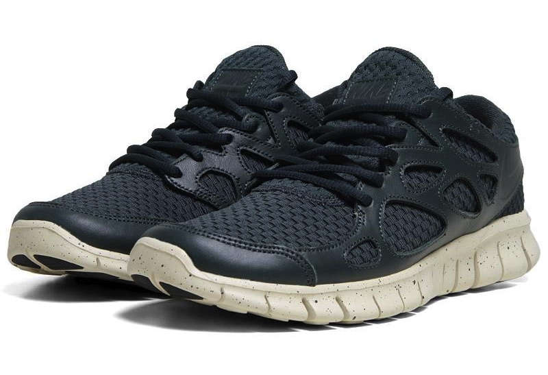 nike-free-run-2-woven-nrg-seaweed-1.jpeg