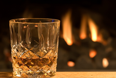 l_whisky_glass_fire_400w.jpg