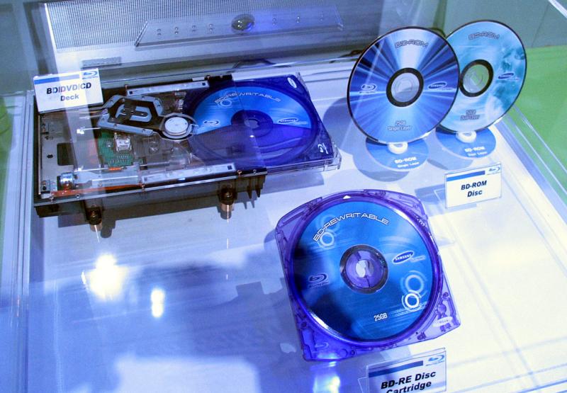 10792292.bluray_disc2.jpg