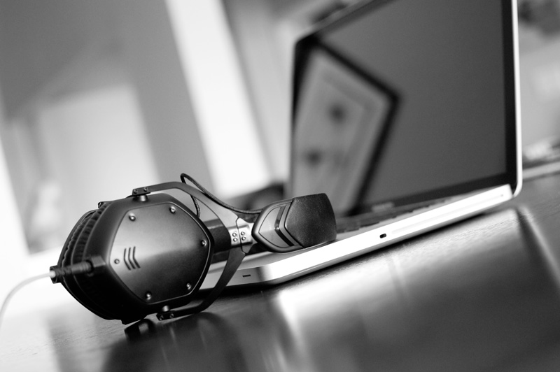 VModa_M100.jpg