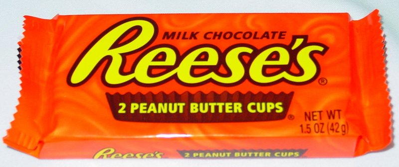 800px-Reeses_Peanut_Butter_Cups.jpg